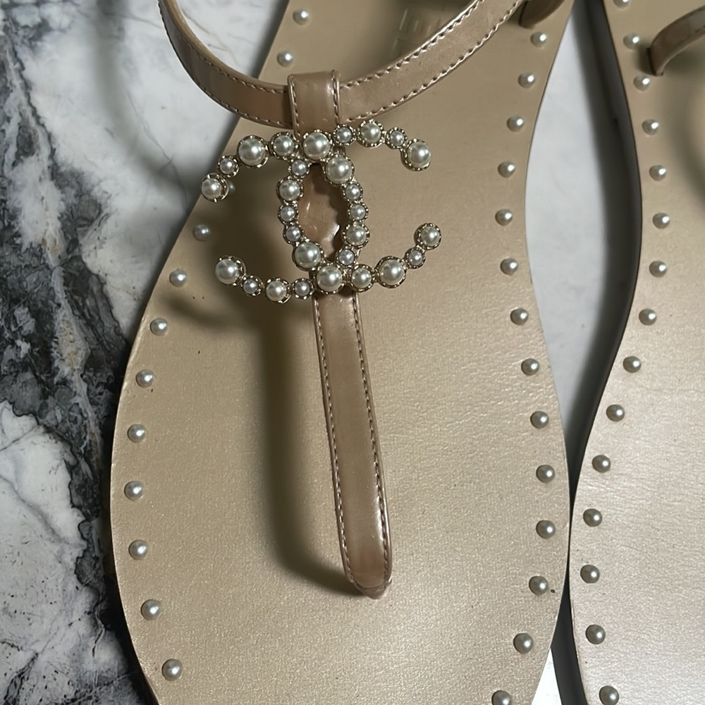 Chanel Nude & White Pearl Thong Flat Sandals🤍 - Picture 3 of 17